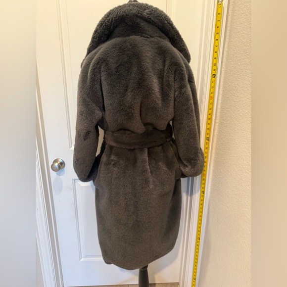 Forever 21 Charcoal Gray Teddy Jacket with Plush Material and Shawl Collar - Picture 2 of 10